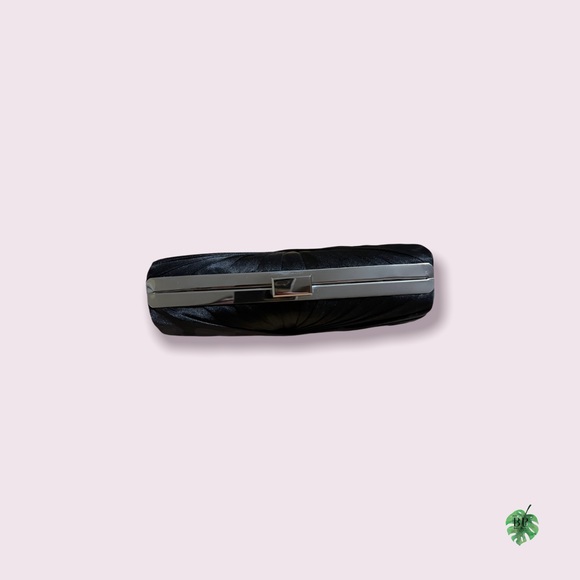 Le Chateau Clutch - Picture 3 of 6